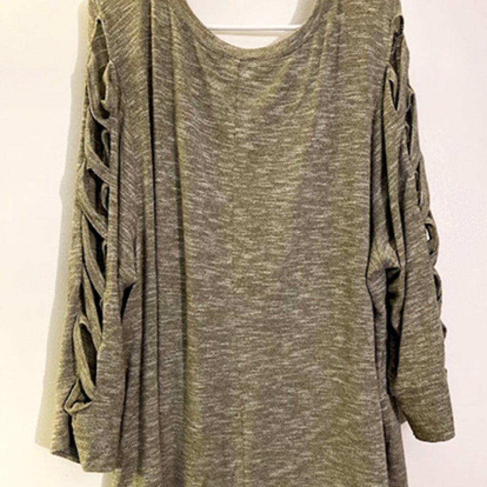 3X Terra & Sky Lattice Sleeve Sweater